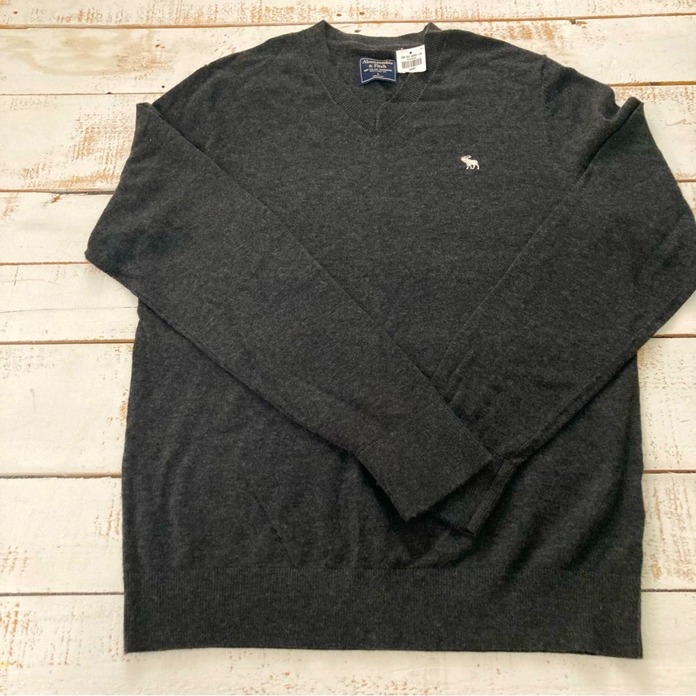 Men's Gray V-Neck Sweater
